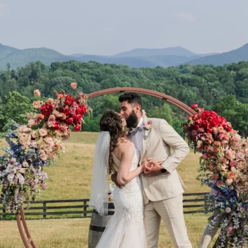 couple in arch